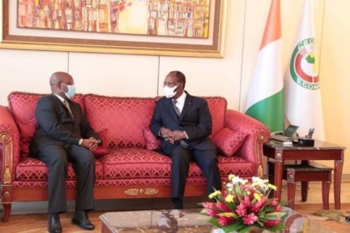 Ouattara échange sur les grands axes du prochain sommet de l’UEMOA avec Boureima Abdallah